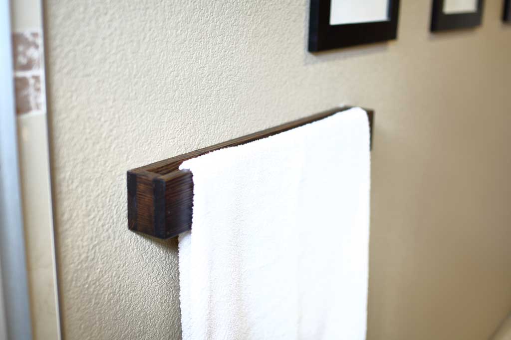 DIY Wooden Towel Bar