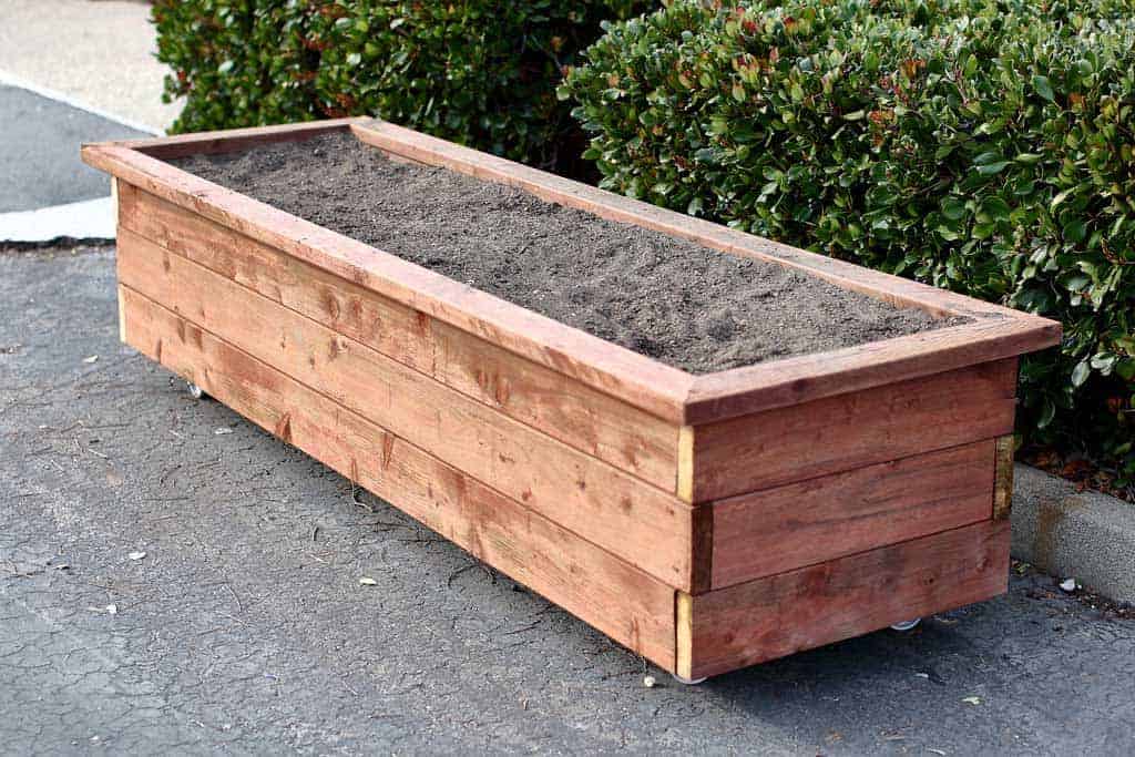 diy planter box on wheels