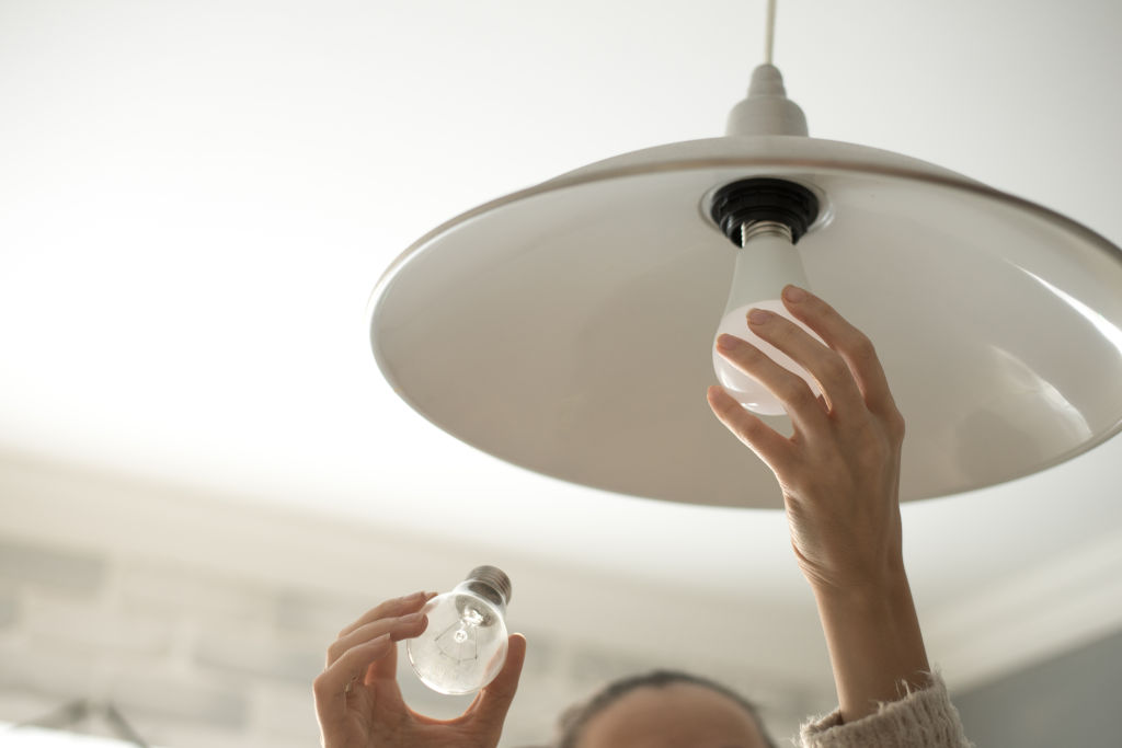 Changing to LED light bulb